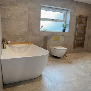 Main-Bathroom-4